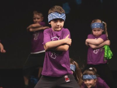 20. XDF SHOW "DRŽÍME SMĚR" – Městské divadlo Jablonec nad Nisou