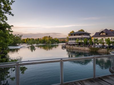 BOSNA A ČERNÁ HORA – Městská knihovna