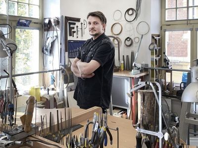 PŘECHODY - Martin J. Pouzar a Josef Straka – Vitríny Gumák - Galerie Ahoj Nazdar Čau