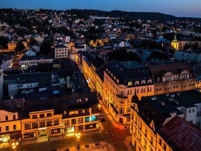 Večerní Jablonec z radniční věže (Muzejní noc) – Radnice